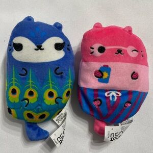 2 Cats VS Pickles Beanie Figures Excellent Condition
